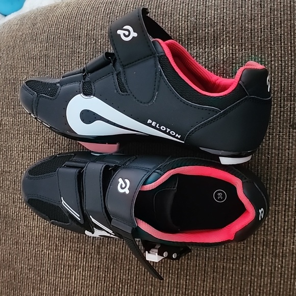 Women's Peloton cycling shoes. Perfect condition n only worned twice! - Picture 2 of 12